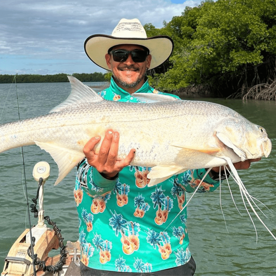 Outdoor Adventure / Fishing Shirt - PALM & PINEAPPLE